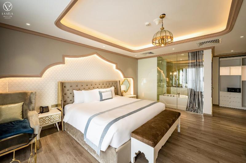 La Vela Saigon Hotel image