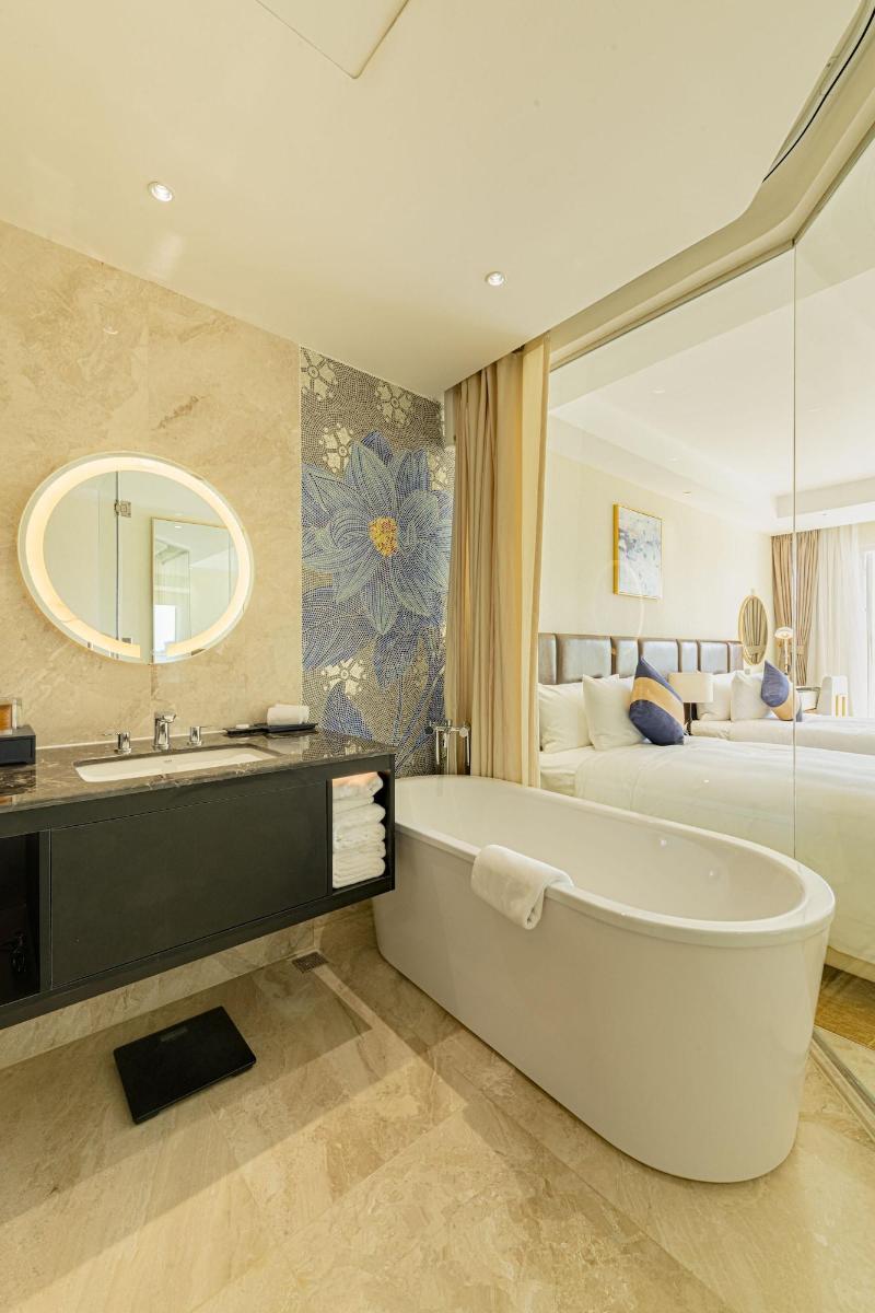La Vela Saigon Hotel image