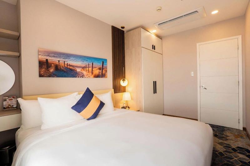 La Vela Saigon Hotel image