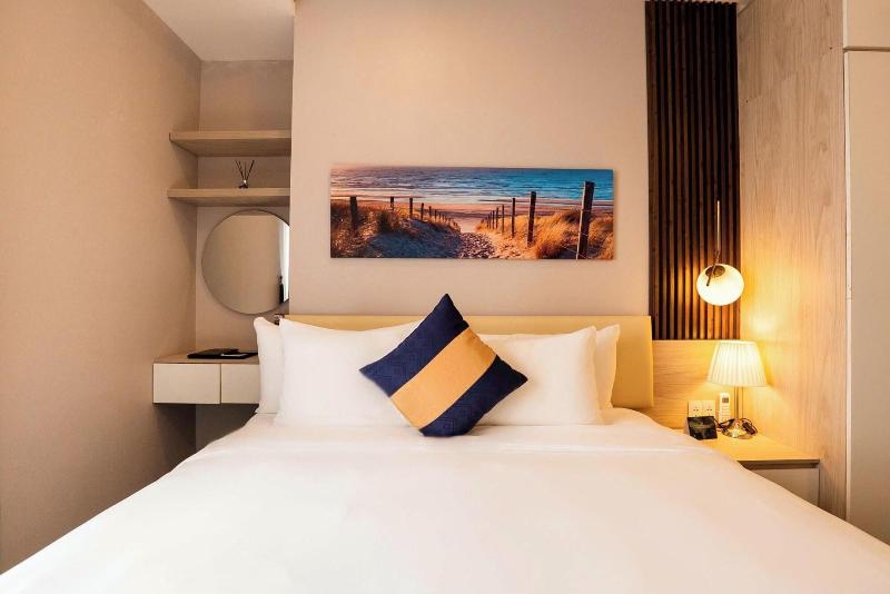 La Vela Saigon Hotel image