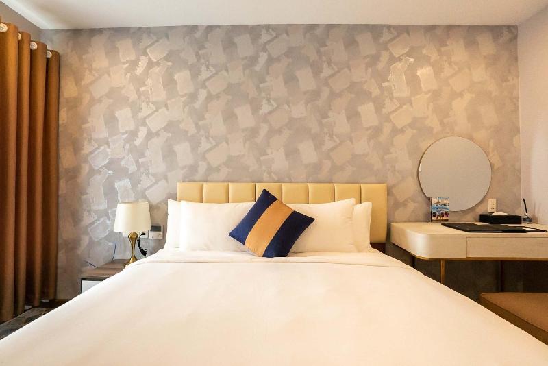 La Vela Saigon Hotel image