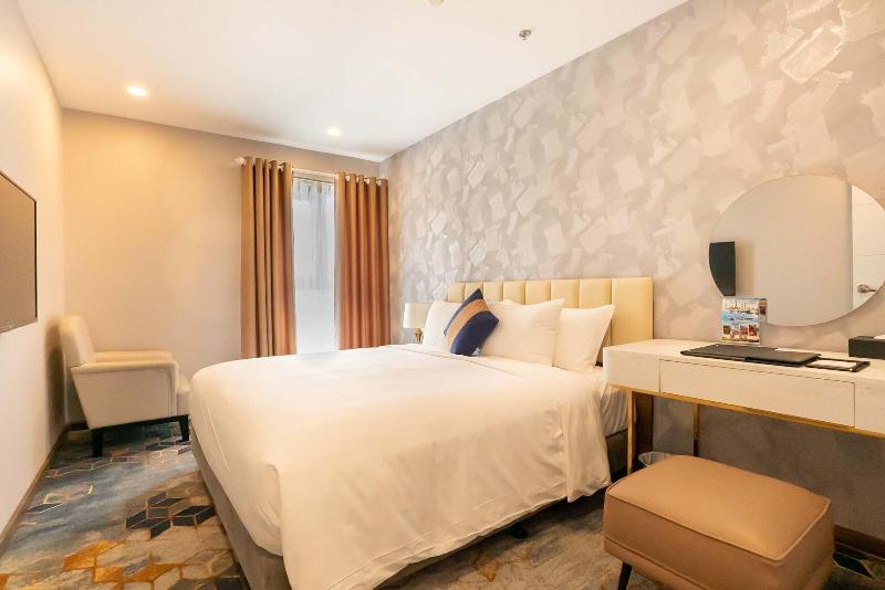 La Vela Saigon Hotel image