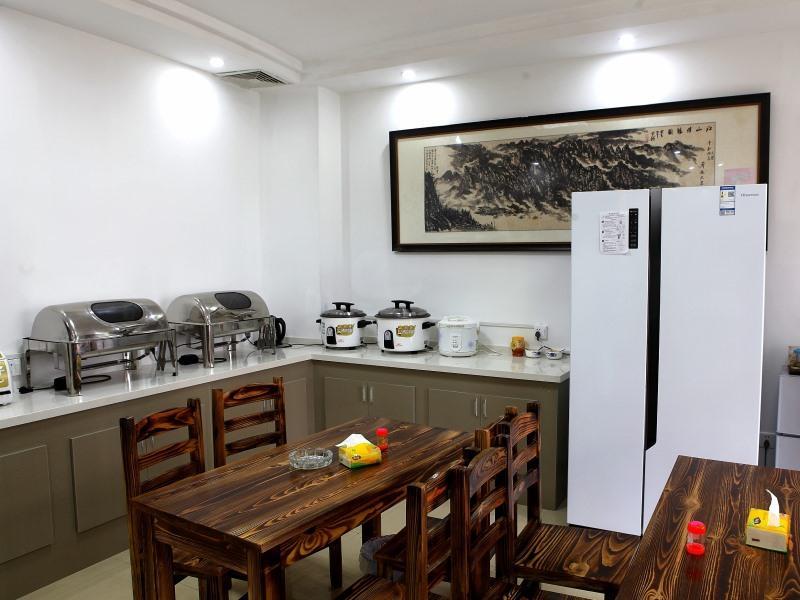 Shell Ganzhou Central Theme Hotel