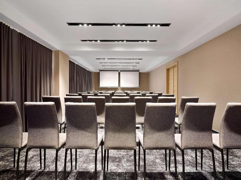 Ramada Targu Jiu image