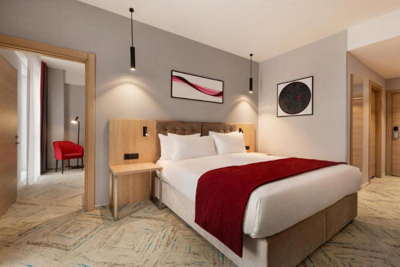 Ramada Targu Jiu image