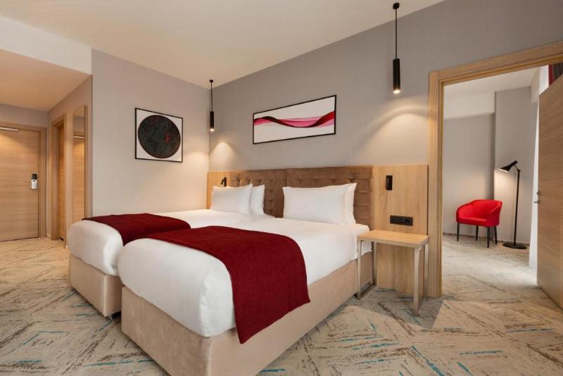 Ramada Targu Jiu image