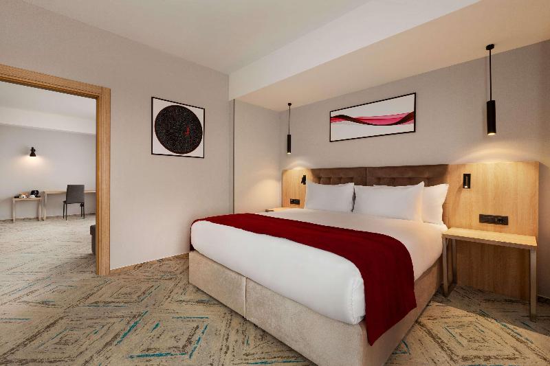 Ramada Targu Jiu image