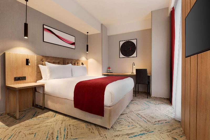 Ramada Targu Jiu image