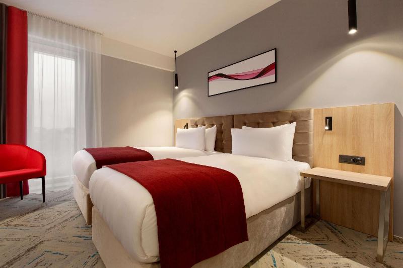 Ramada Targu Jiu image