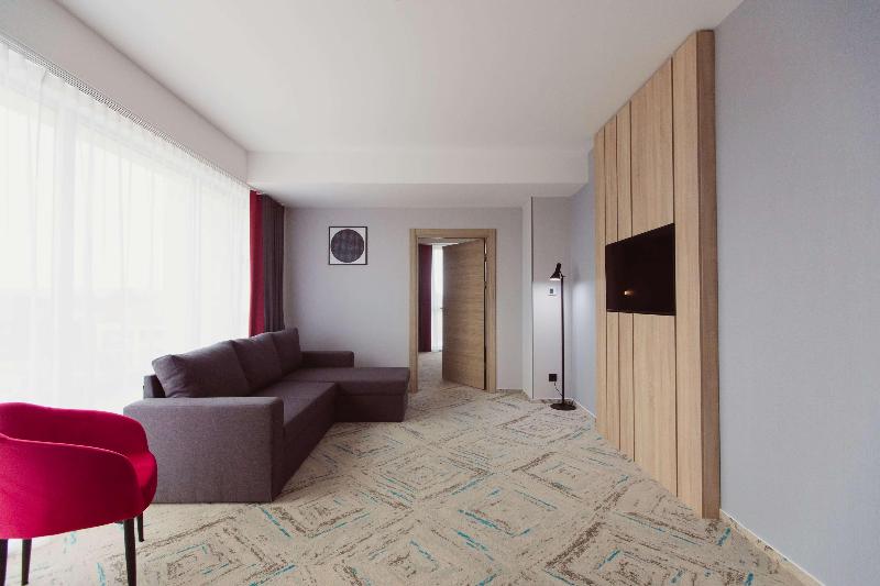 Ramada Targu Jiu image