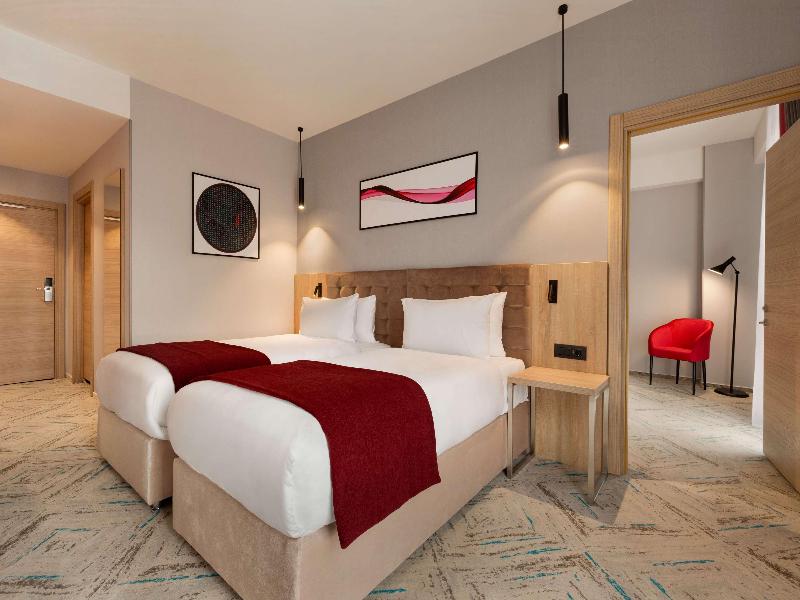 Ramada Targu Jiu image