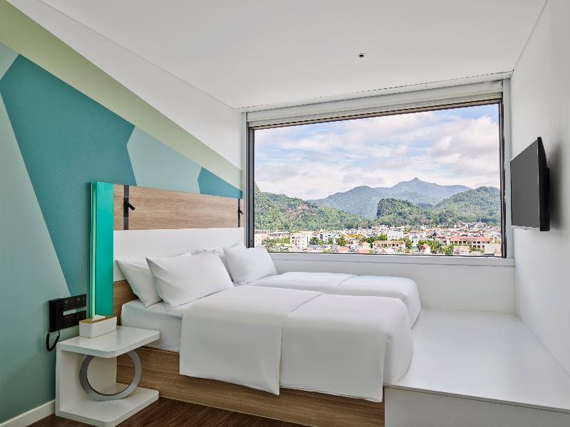 Tru by Hilton Hoa Binh City Centre image