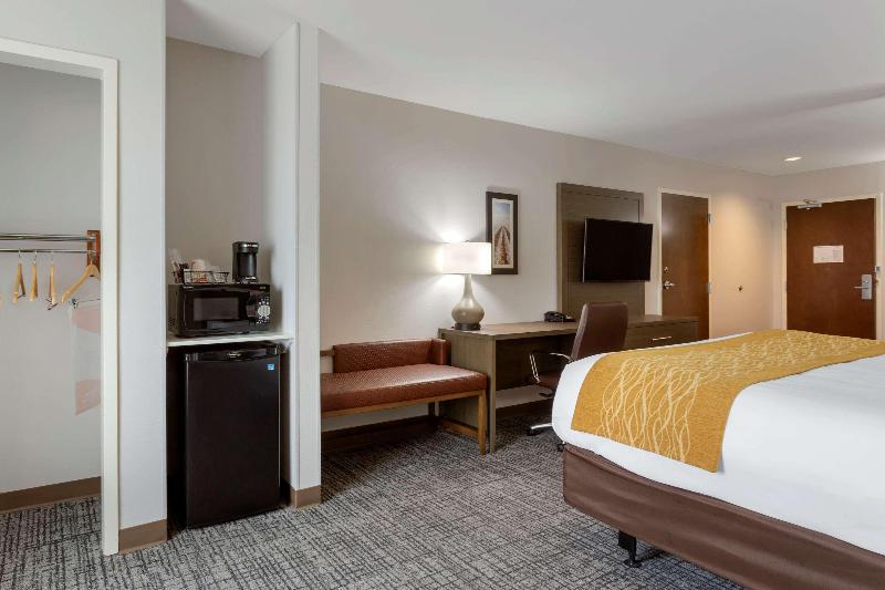 Comfort Inn Jonesboro image