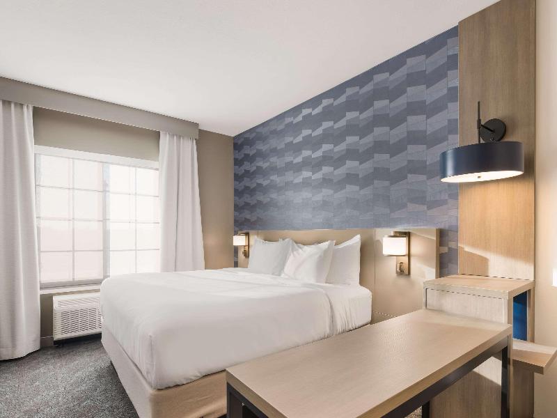 Comfort Inn & Suites Gaylord image