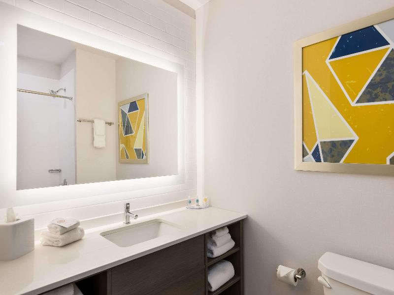 Comfort Inn & Suites Gaylord image
