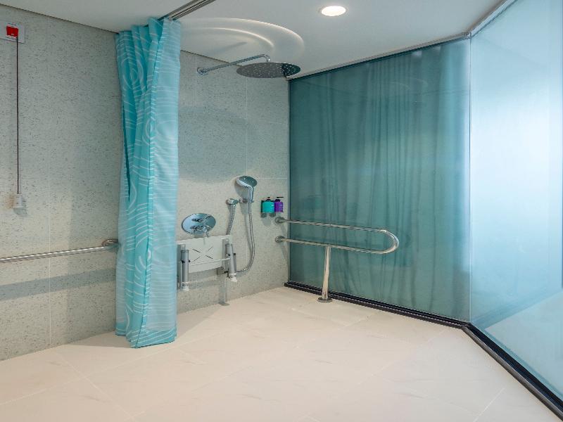 Tru by Hilton Ha Long Hon Gai Centre image