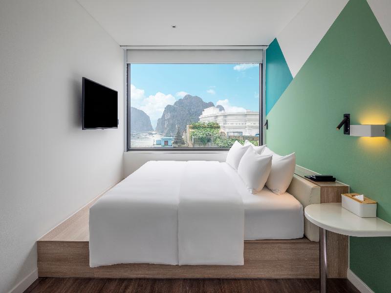 Tru by Hilton Ha Long Hon Gai Centre image