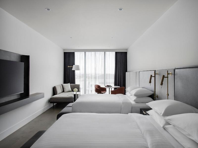 Melbourne Marriott Hotel Docklands image