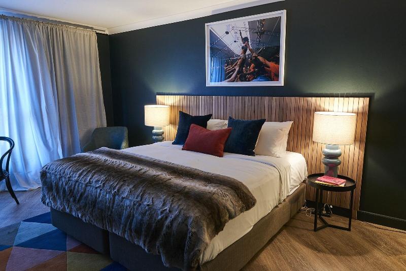 The Blue Hotel Bondi image