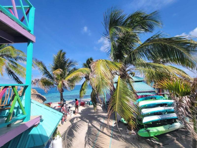 King Lewey's Island Resort image