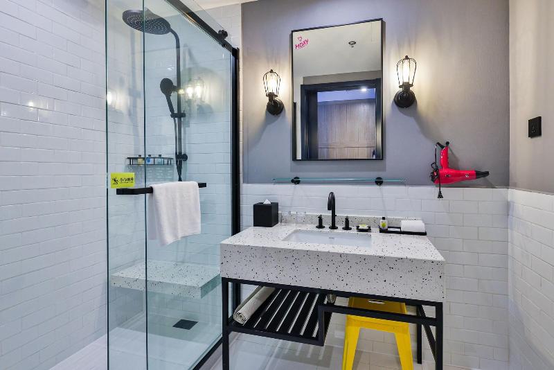 Moxy Shanghai Hongqiao CBD image