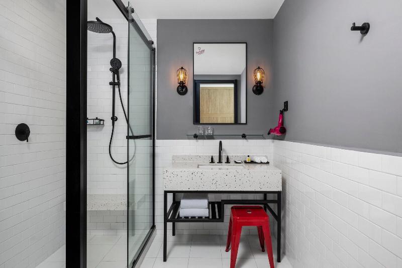 Moxy Shanghai Hongqiao CBD image