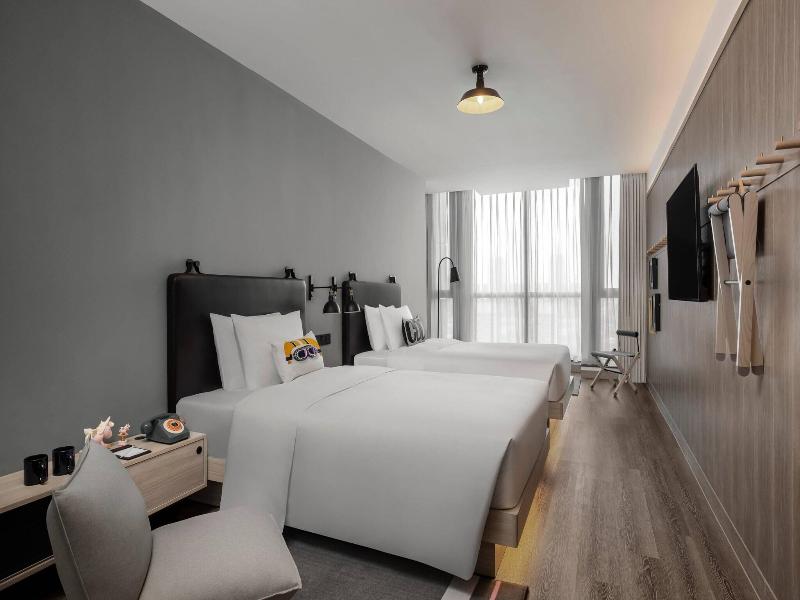 Moxy Shanghai Hongqiao CBD image