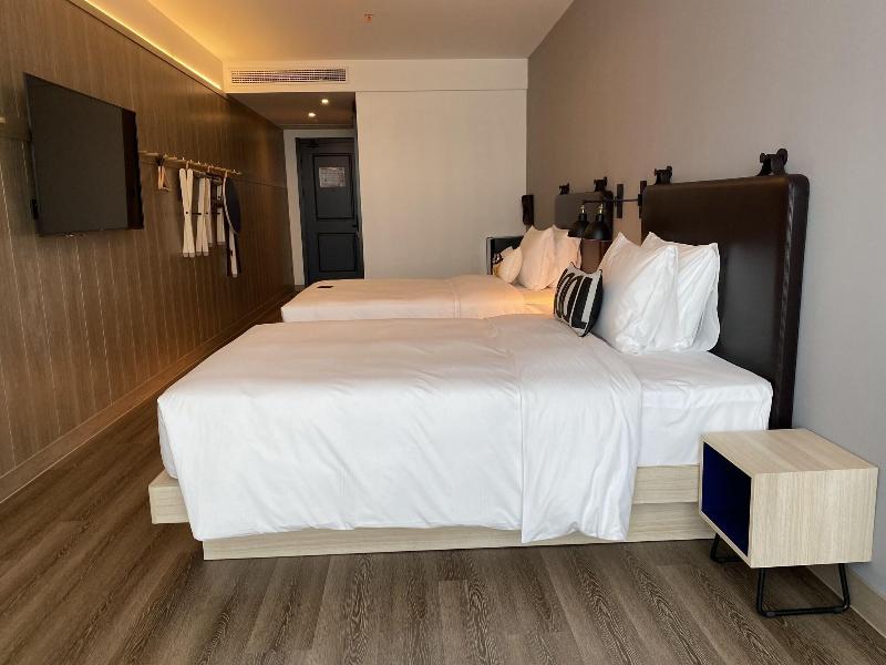 Moxy Shanghai Hongqiao CBD image