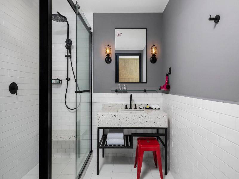 Moxy Shanghai Hongqiao CBD image