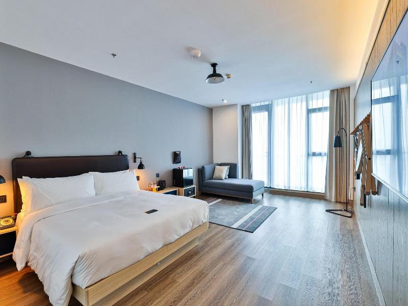 Moxy Shanghai Hongqiao CBD image