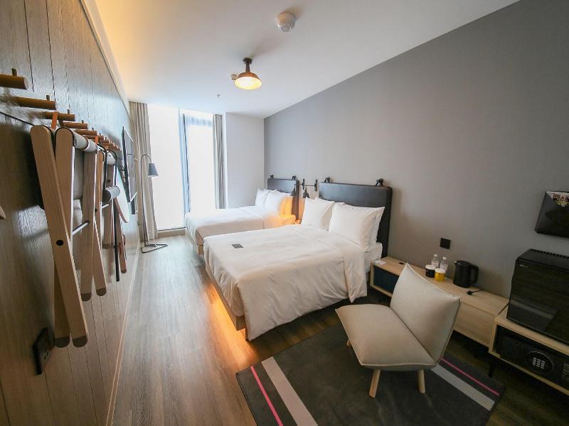 Moxy Shanghai Hongqiao CBD image