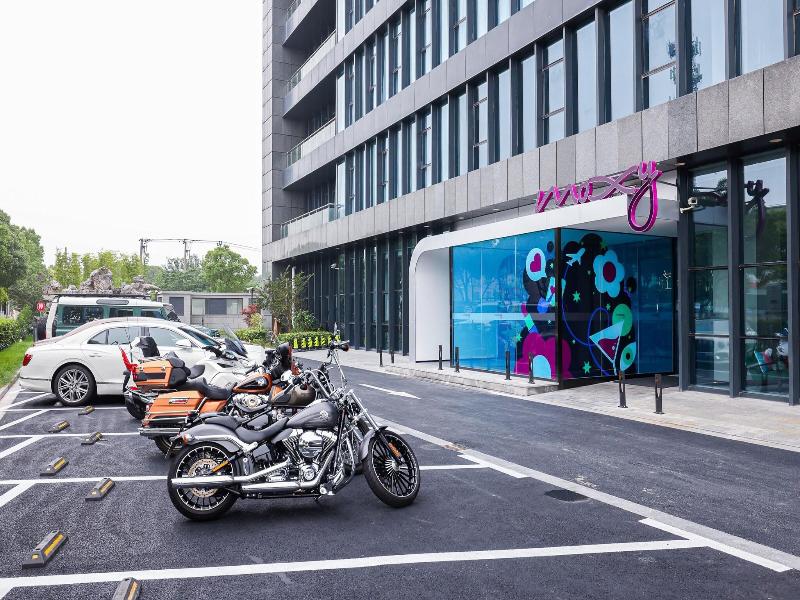 Moxy Shanghai Hongqiao CBD image