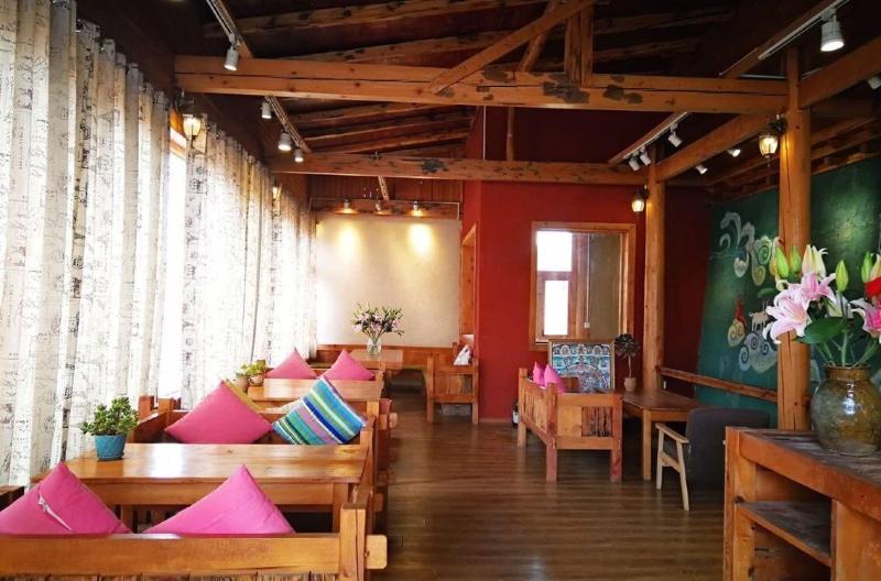 Tibetan-style Courtyard Hotel