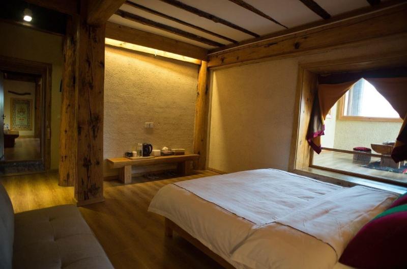 Tibetan-style Courtyard Hotel 5