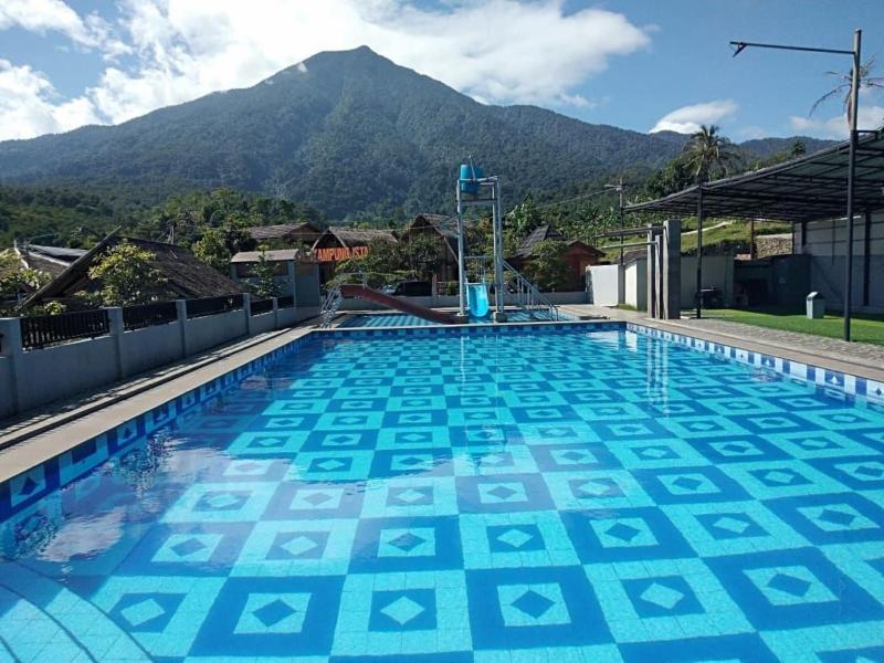 Kampung Istal image