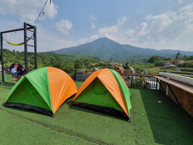 Kampung Istal image