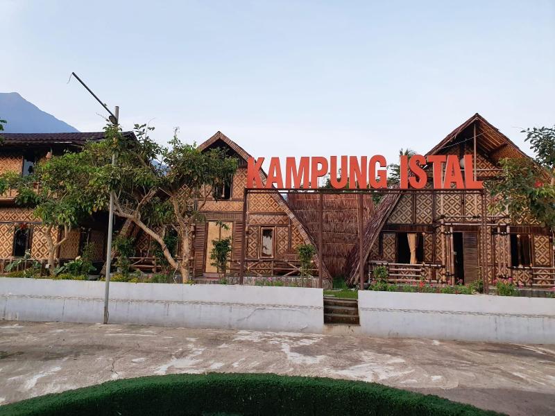 Kampung Istal image