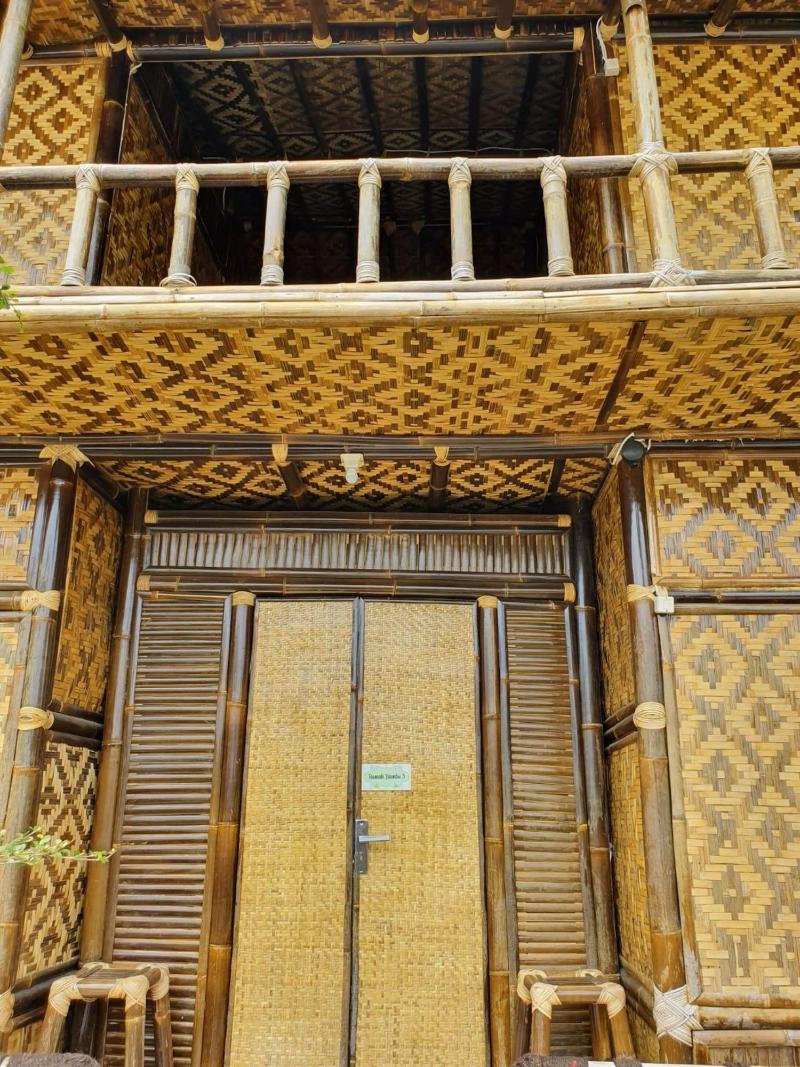 Kampung Istal image