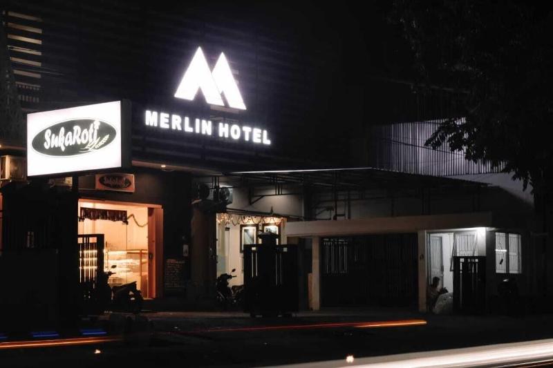 Merlin Hotel image