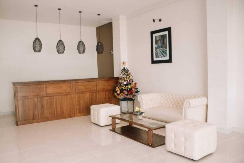 Merlin Hotel image