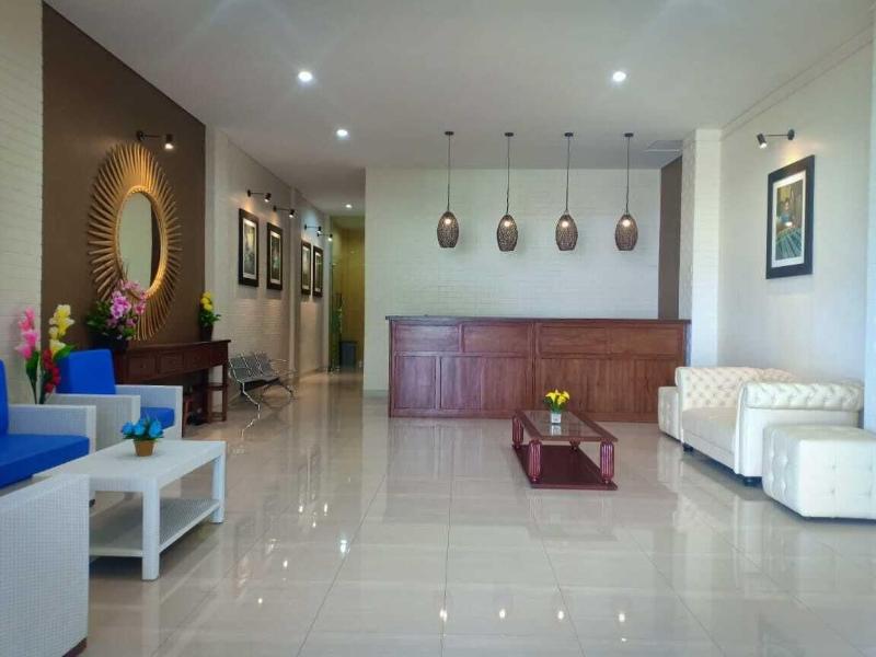 Merlin Hotel image