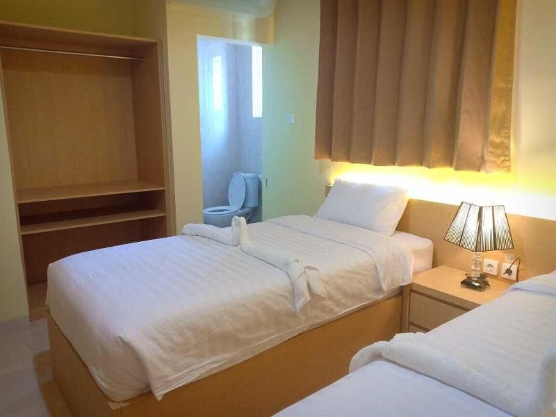 Merlin Hotel image