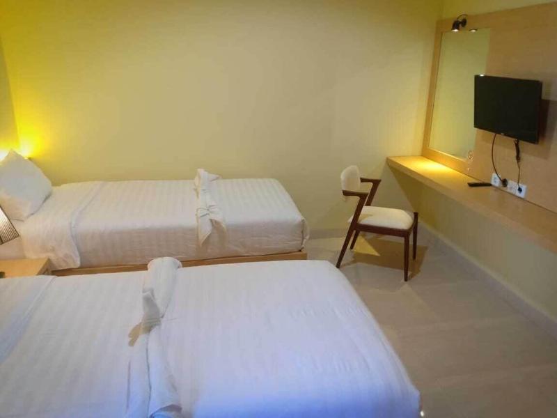 Merlin Hotel image