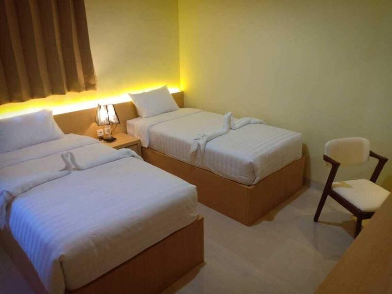 Merlin Hotel image