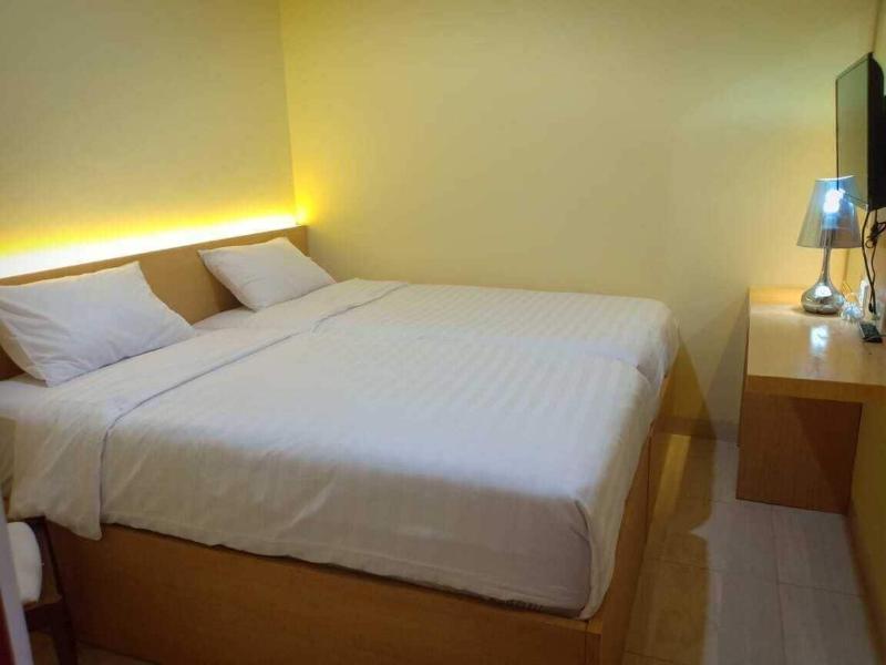 Merlin Hotel image