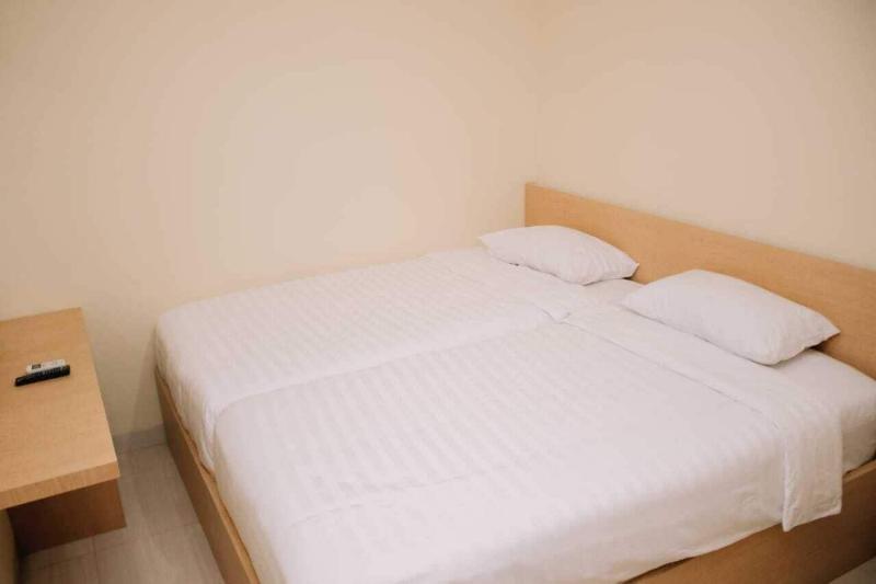Merlin Hotel image