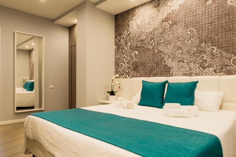 Golden Residence image