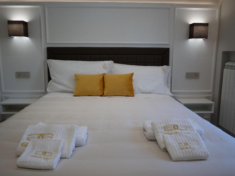 Golden Residence image
