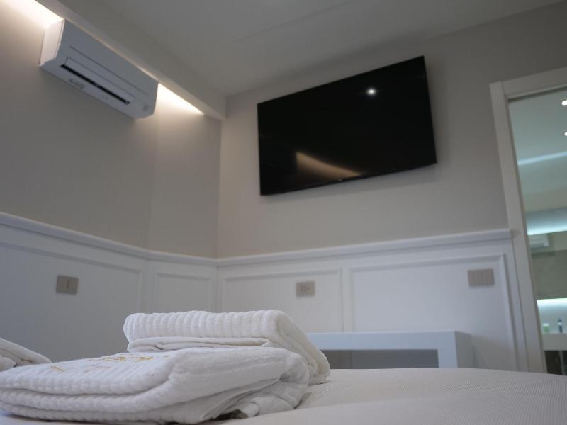 Golden Residence image