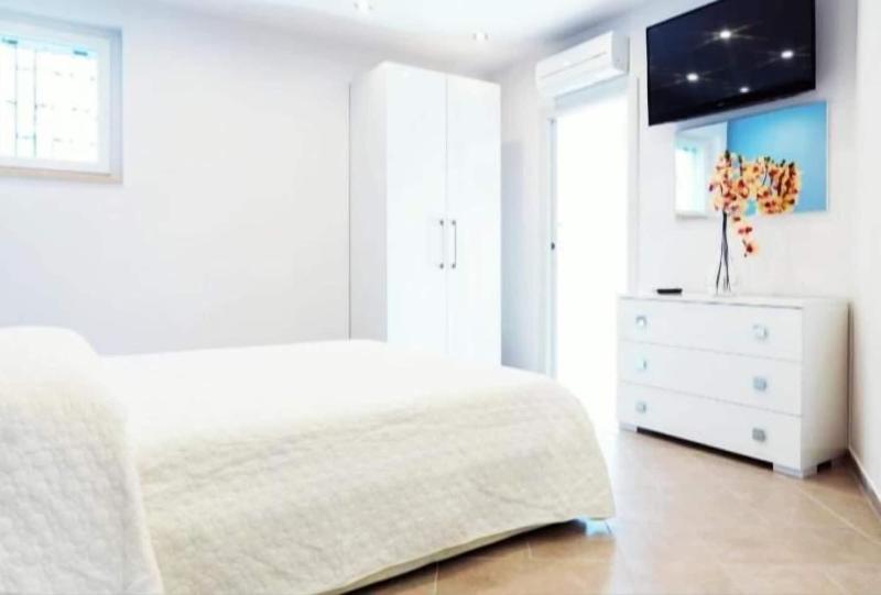 Golden Residence image